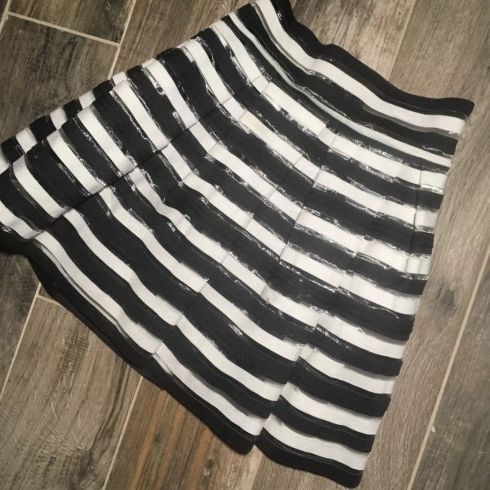 Girls black and white skirt